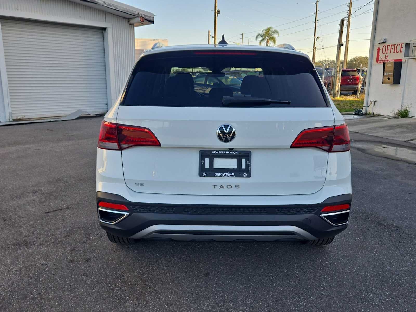 2023 Volkswagen Taos SE