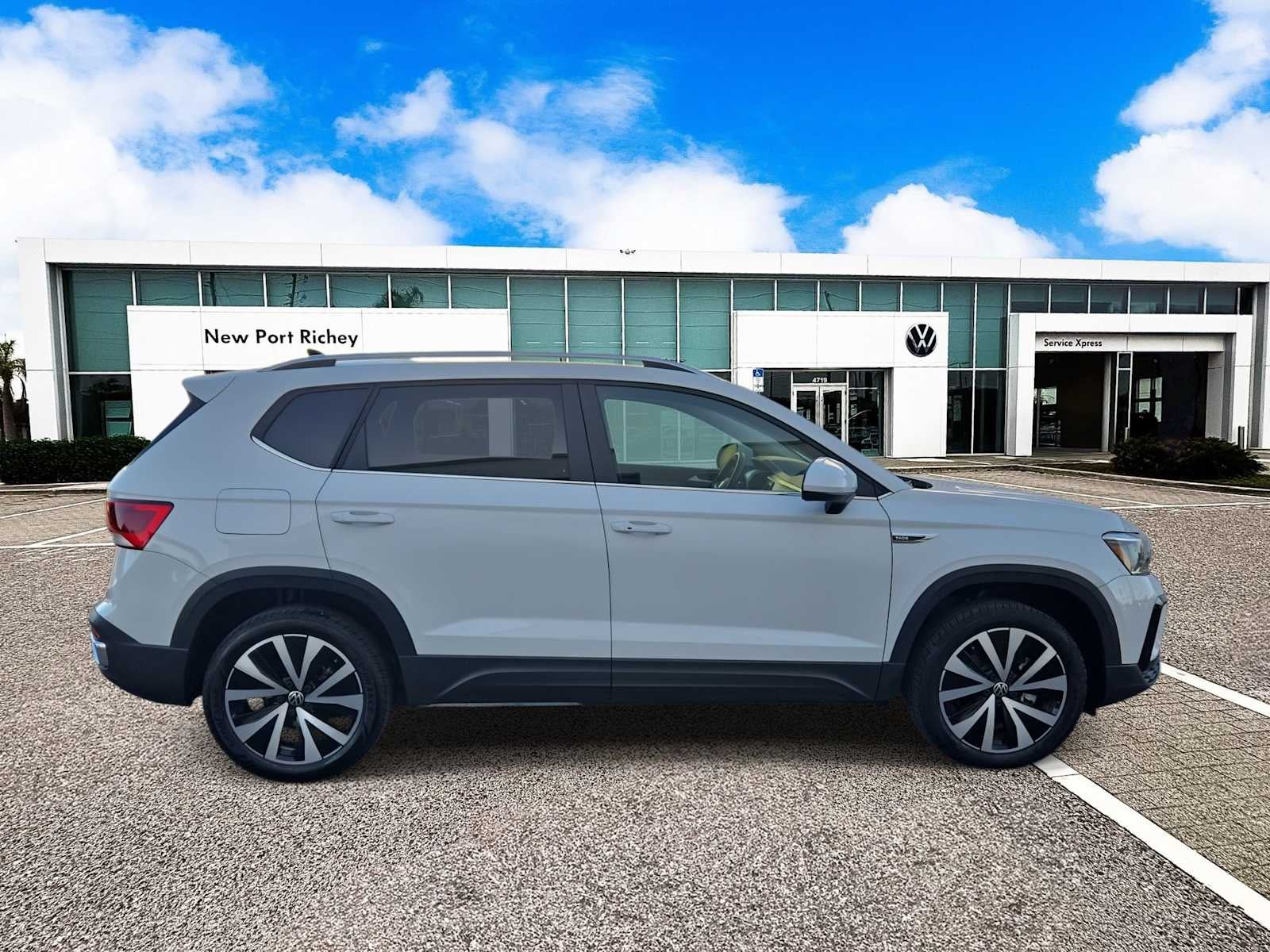 2023 Volkswagen Taos SE