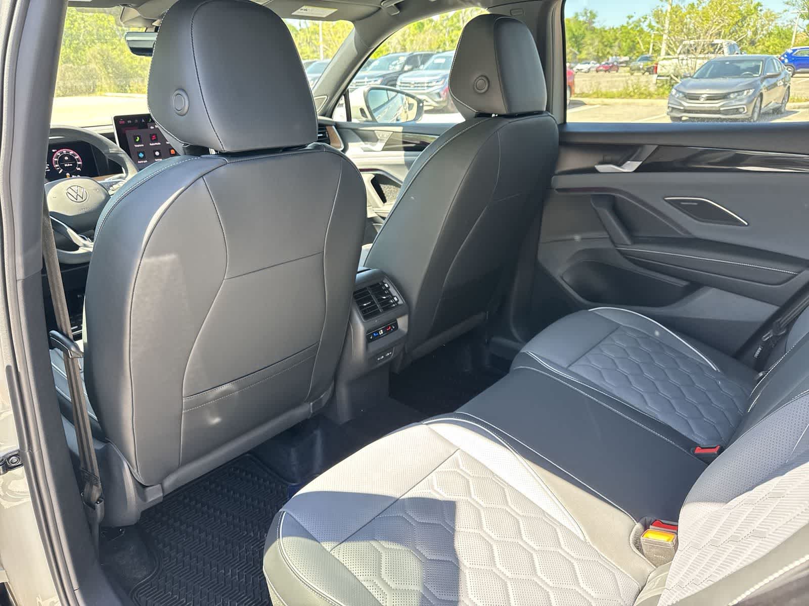 Volkswagen Tiguan 2.0T SEL R-Line Turbo 2026