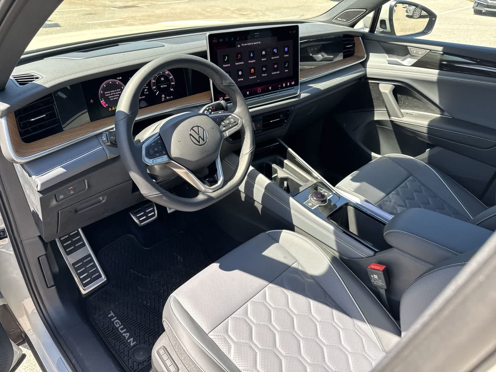 Volkswagen Tiguan 2.0T SEL R-Line Turbo 2026