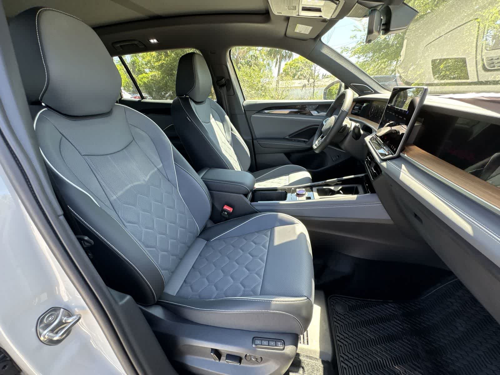 Volkswagen Tiguan 2.0T SEL R-Line Turbo 2026