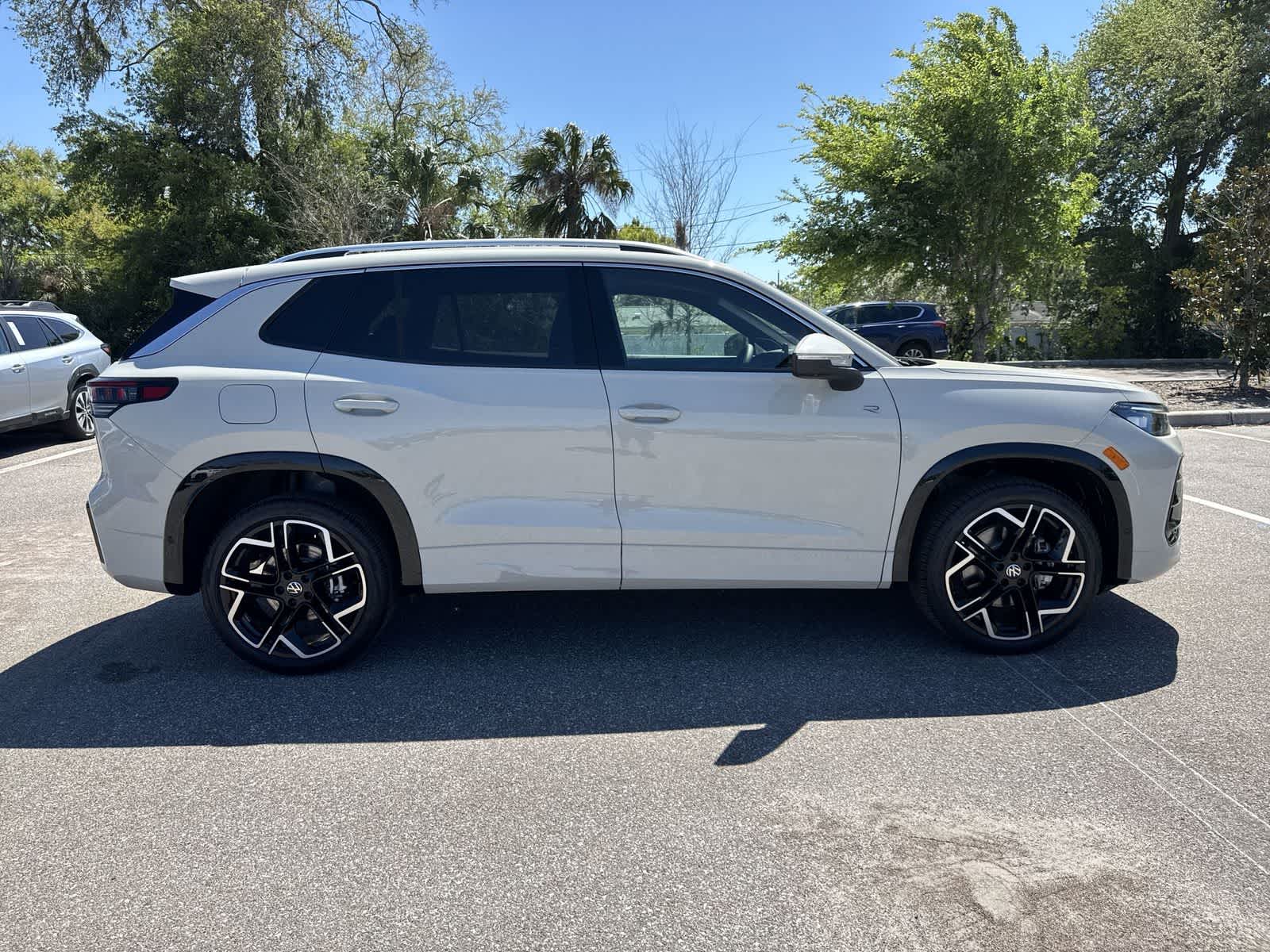 Volkswagen Tiguan 2.0T SEL R-Line Turbo 2026