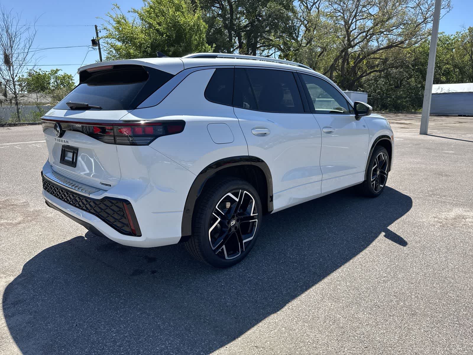 Volkswagen Tiguan 2.0T SEL R-Line Turbo 2026