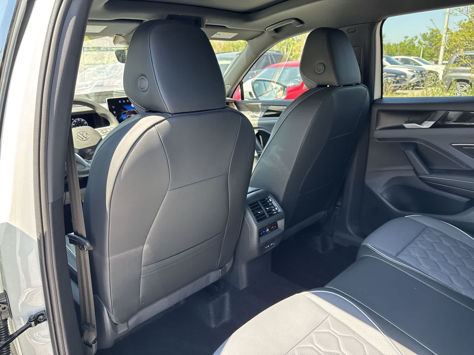 Volkswagen Tiguan 2.0T SEL R-Line Turbo 2026
