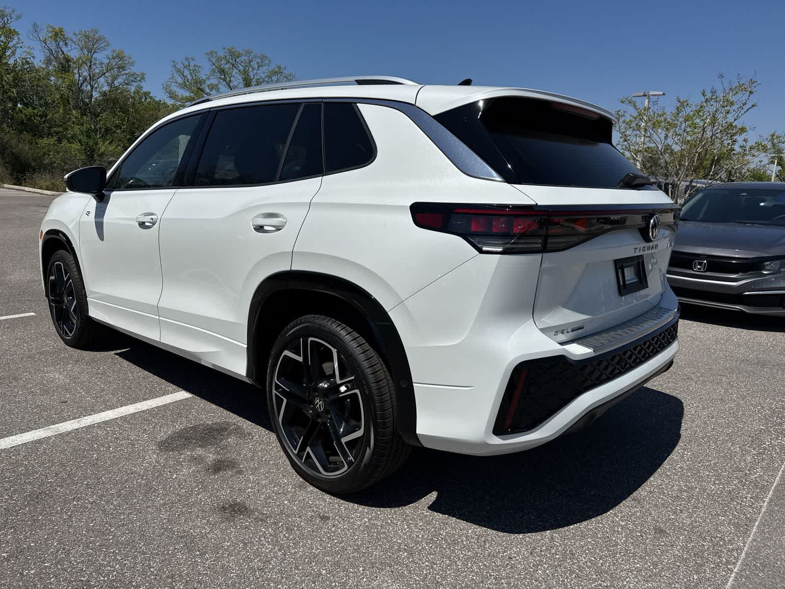 Volkswagen Tiguan 2.0T SEL R-Line Turbo 2026