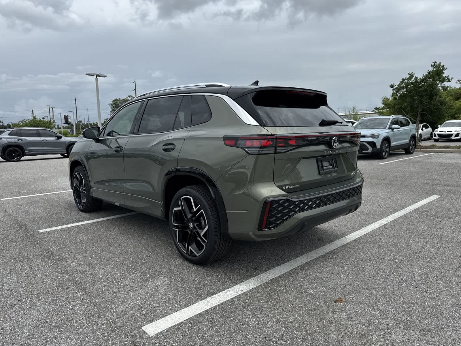 Volkswagen Tiguan 2.0T SEL R-Line Turbo 2026