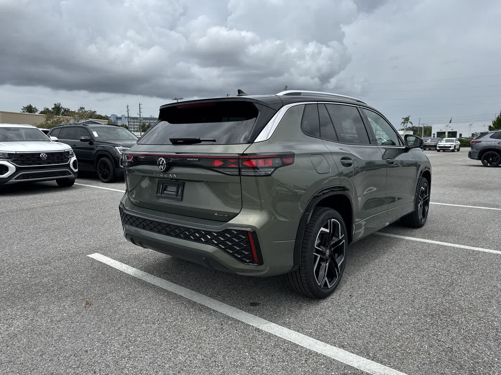 Volkswagen Tiguan 2.0T SEL R-Line Turbo 2026