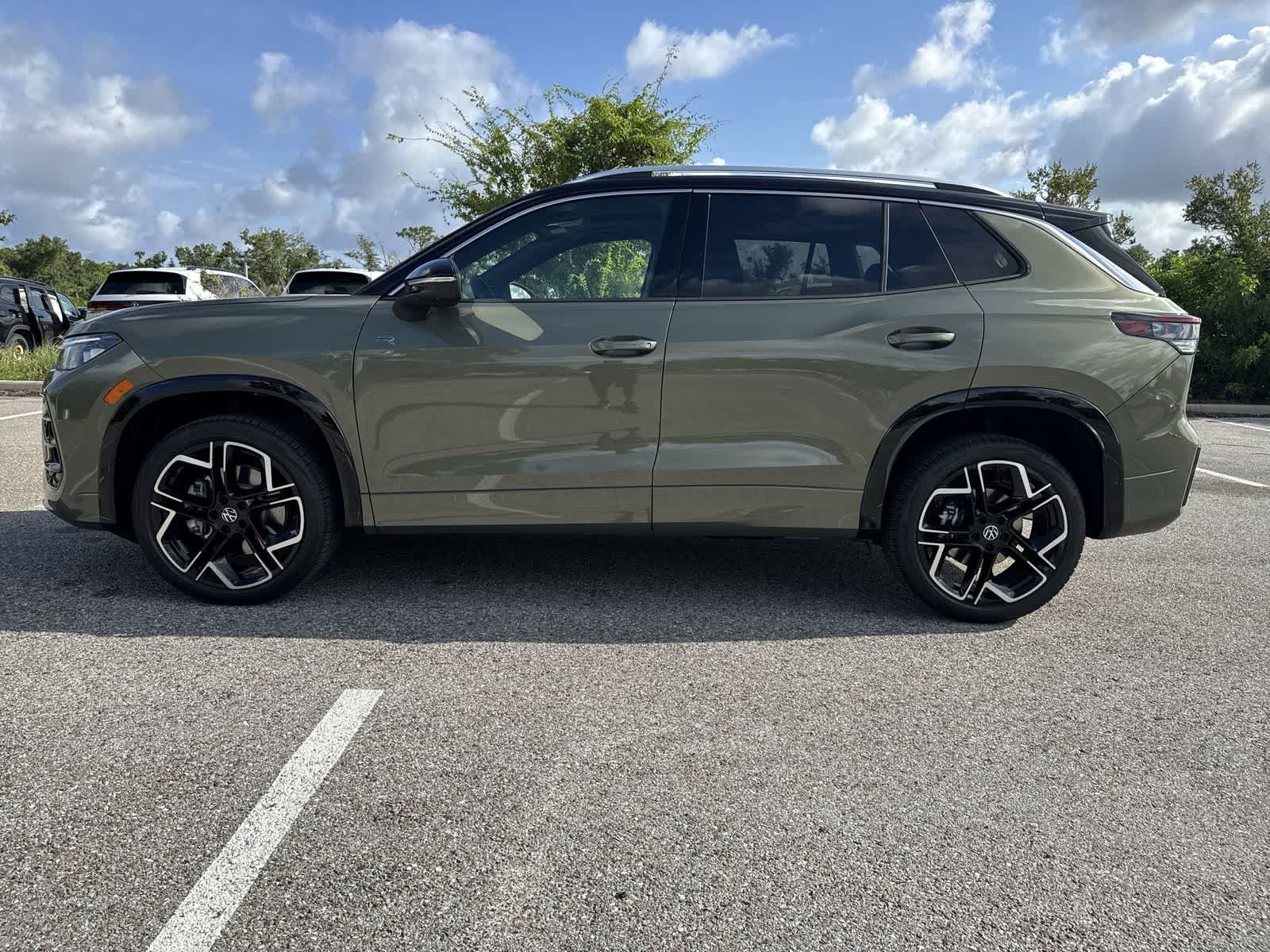 Volkswagen Tiguan 2.0T SEL R-Line Turbo 2026