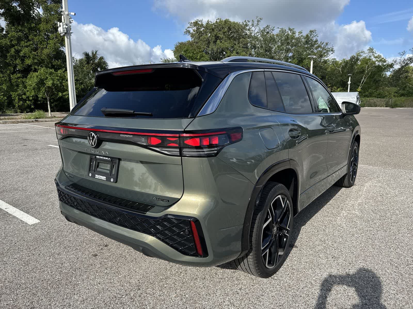 Volkswagen Tiguan 2.0T SEL R-Line Turbo 2026