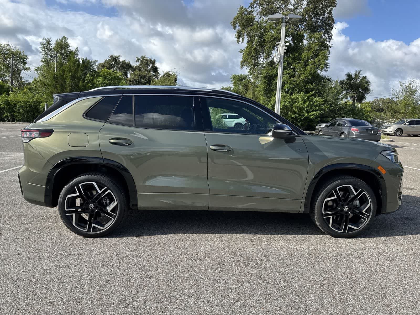 Volkswagen Tiguan 2.0T SEL R-Line Turbo 2026