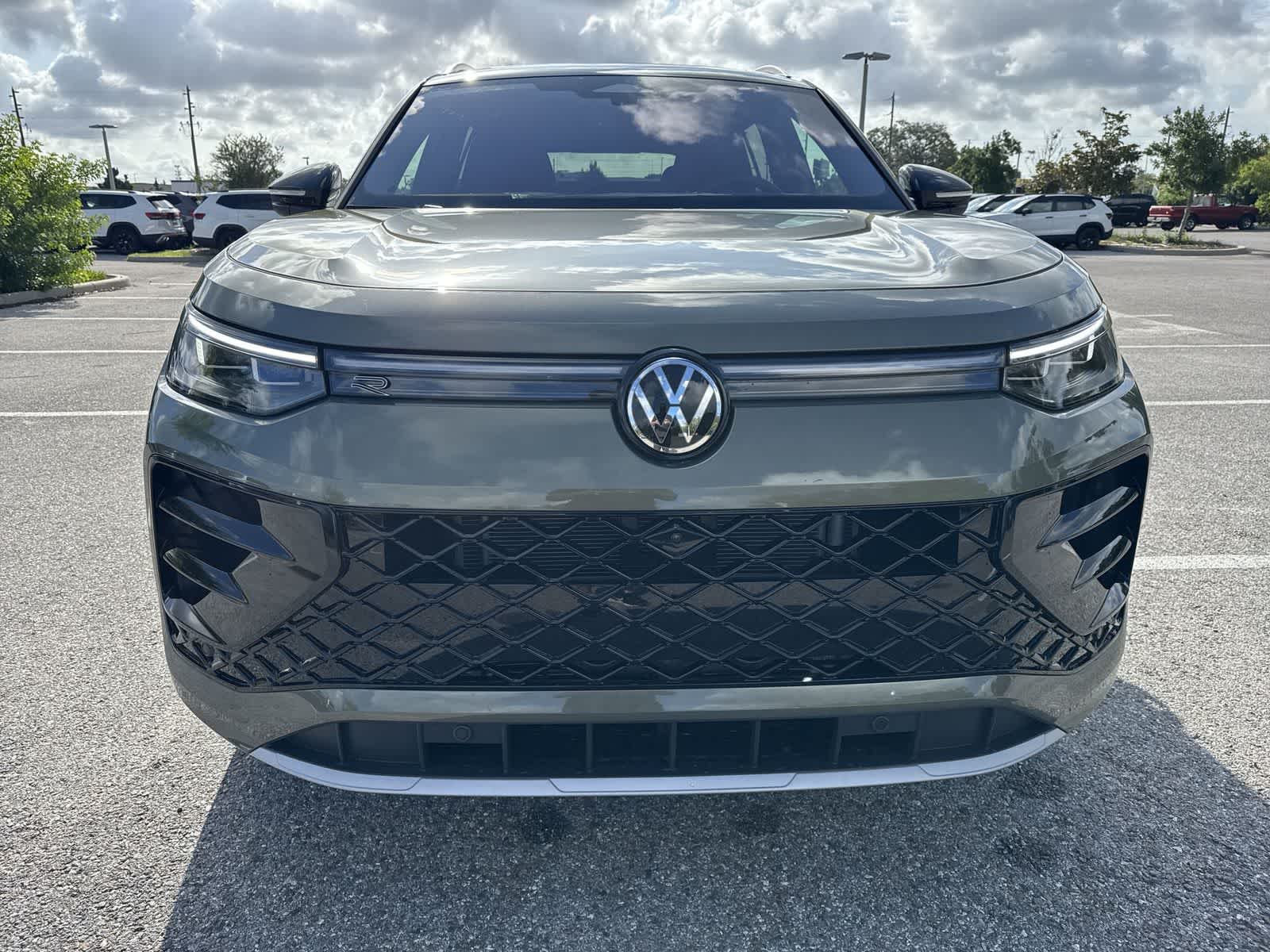 Volkswagen Tiguan 2.0T SEL R-Line Turbo 2026