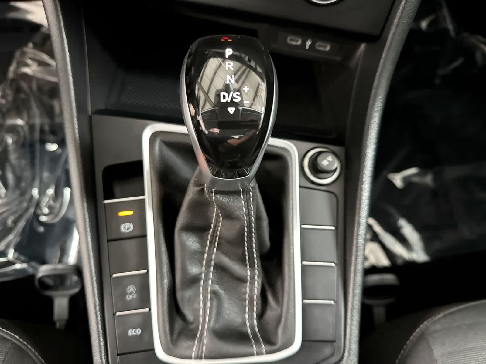 Volkswagen Jetta S 2024