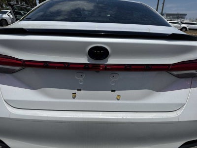 Toyota Avalon Hybrid Limited 2020