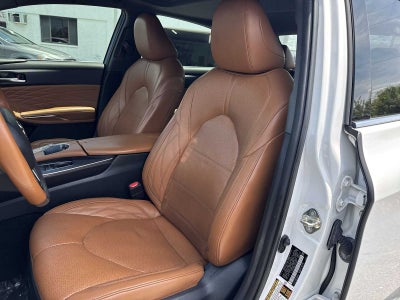 Toyota Avalon Hybrid Limited 2020