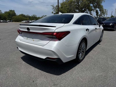 Toyota Avalon Hybrid Limited 2020