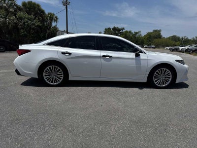Toyota Avalon Hybrid Limited 2020