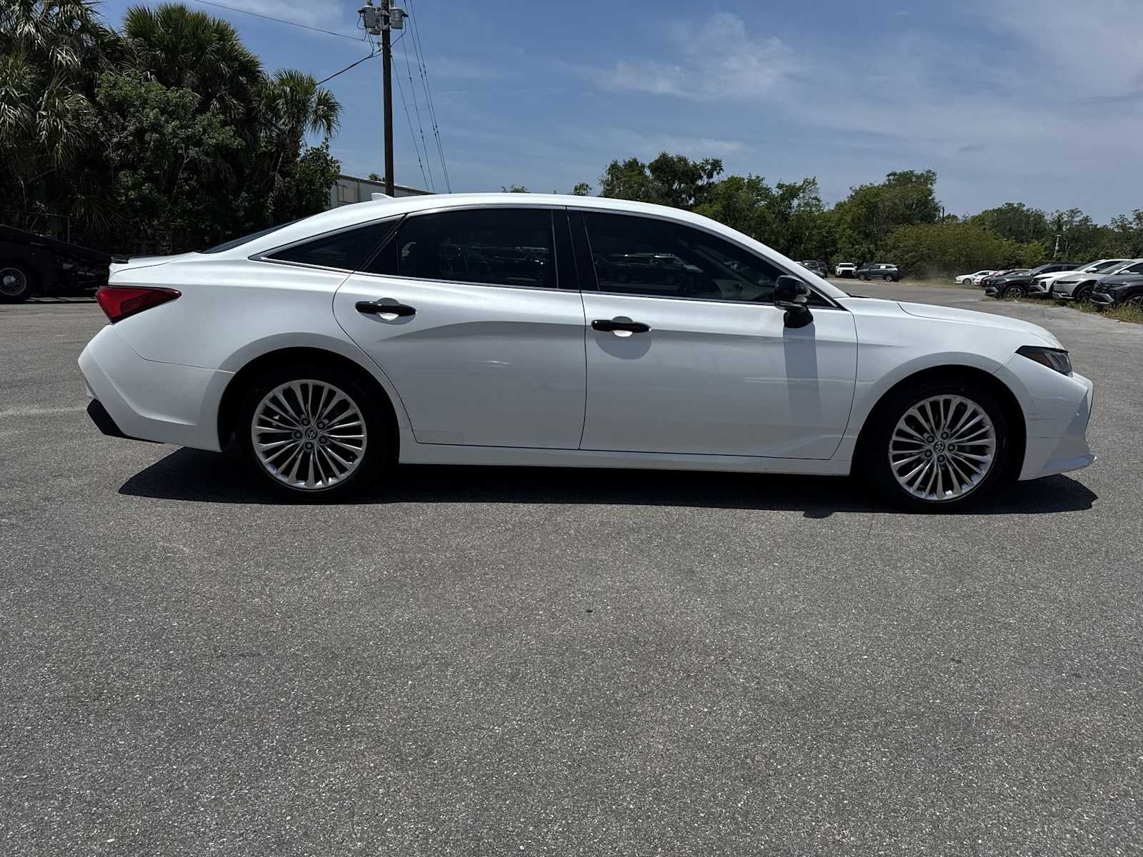 Toyota Avalon Hybrid Limited 2020