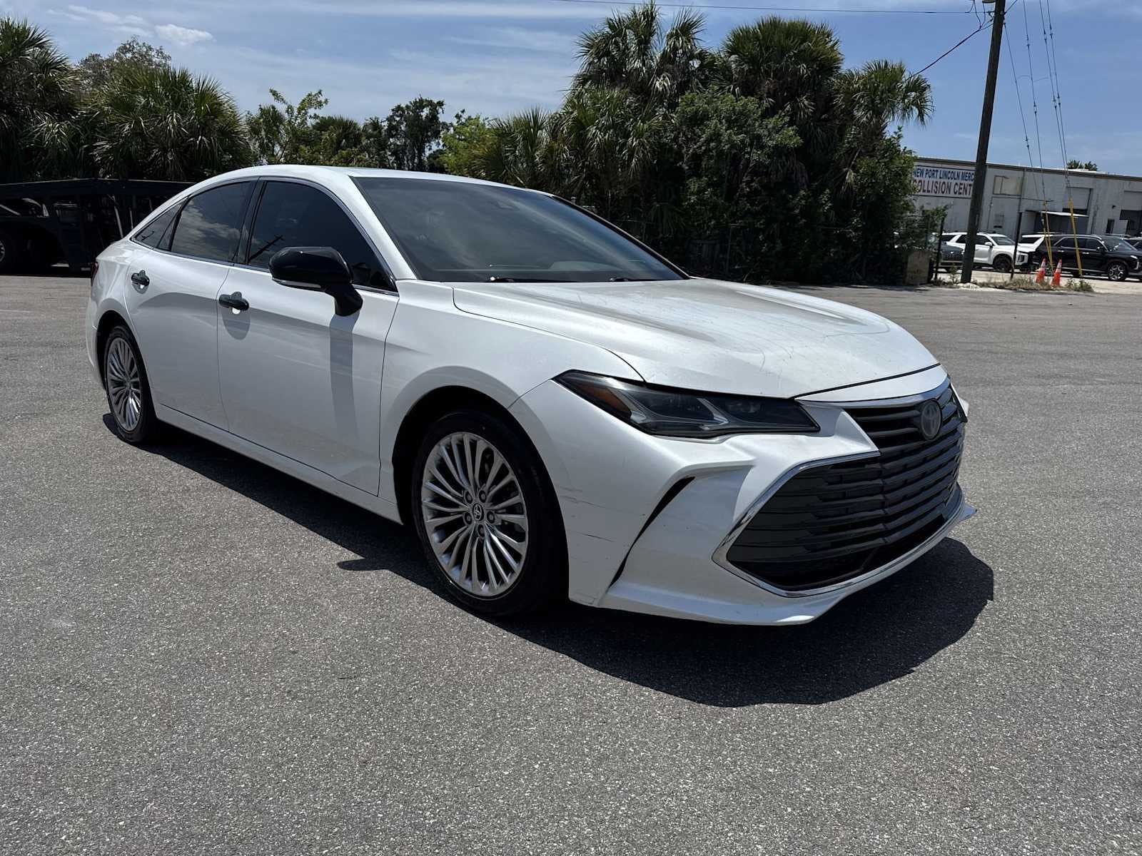 Toyota Avalon Hybrid Limited 2020