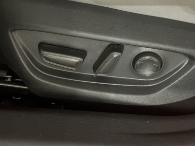 Toyota Camry SE 2025