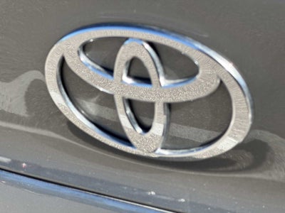 Toyota Camry SE 2025