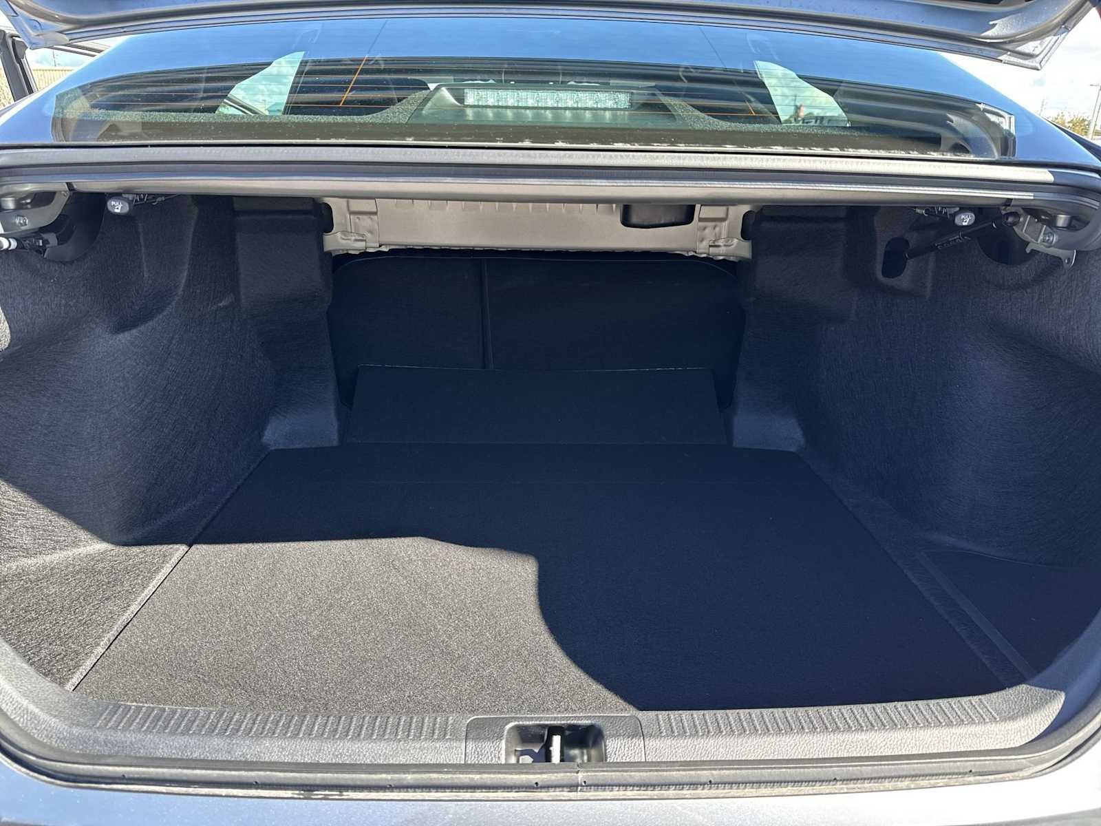 Toyota Camry SE 2025