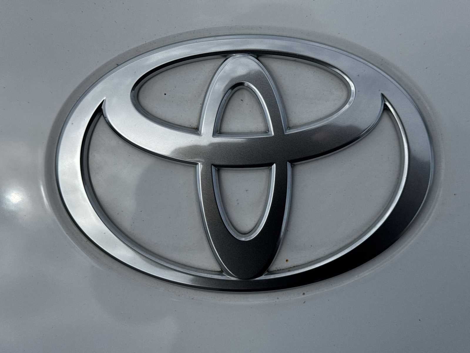 Toyota Camry SE 2025