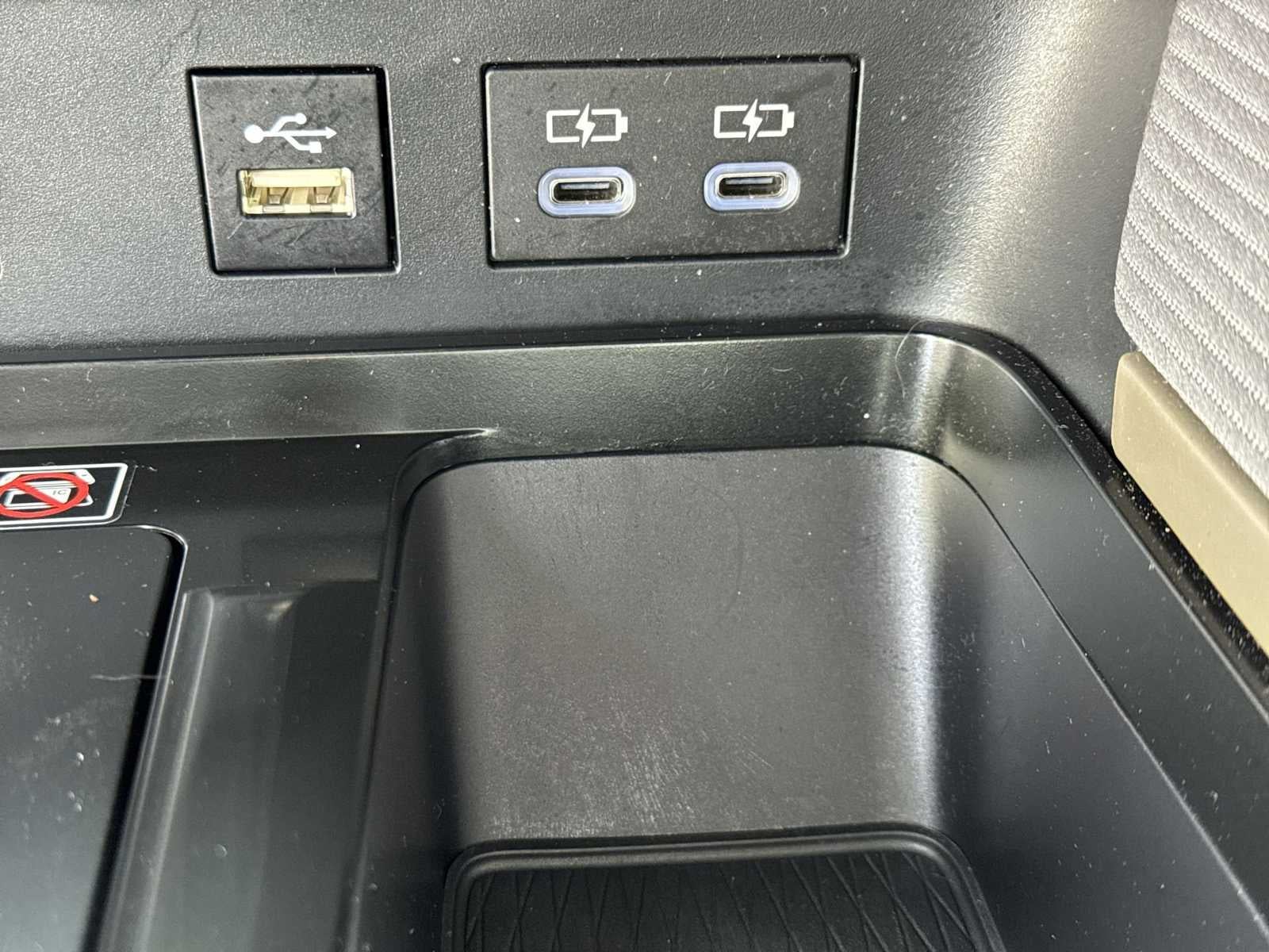 Toyota Camry SE 2025