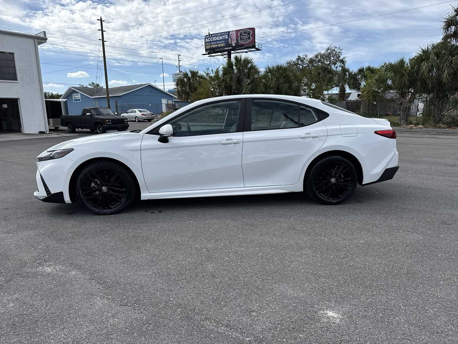 Toyota Camry SE 2025