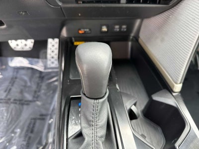 Toyota Camry SE 2025