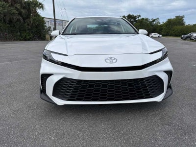 Toyota Camry SE 2025