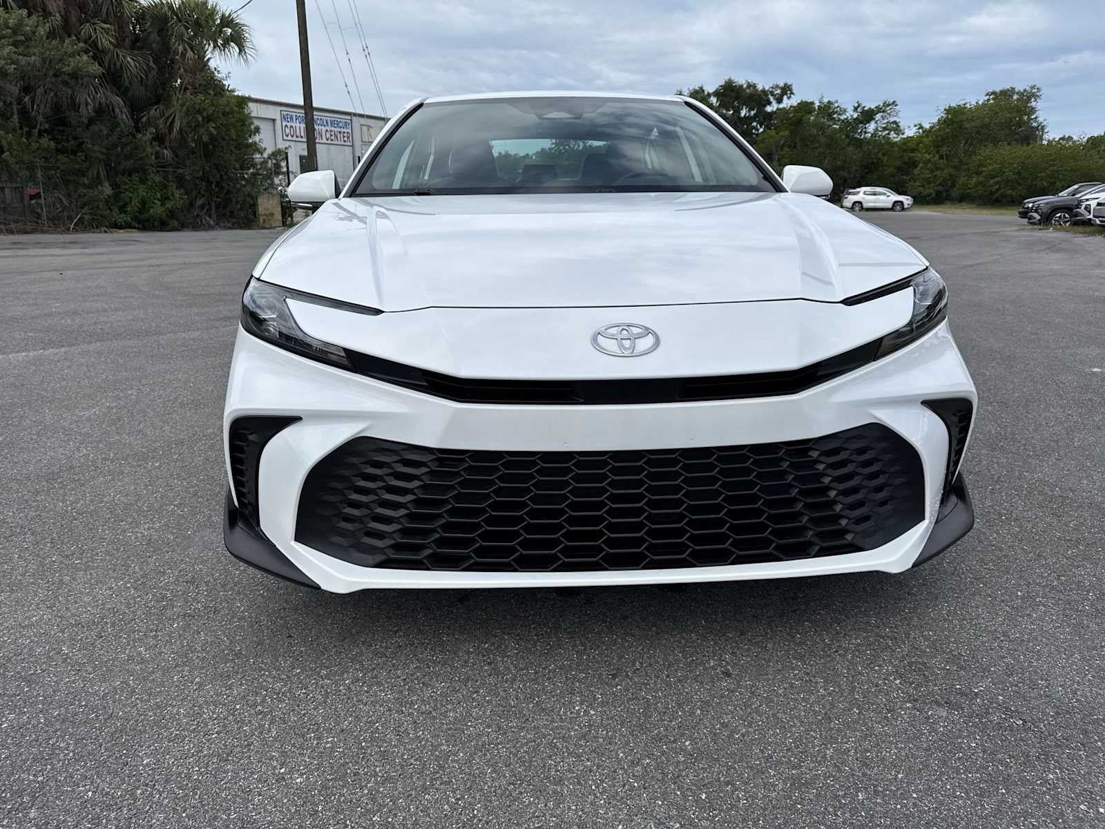 Toyota Camry SE 2025