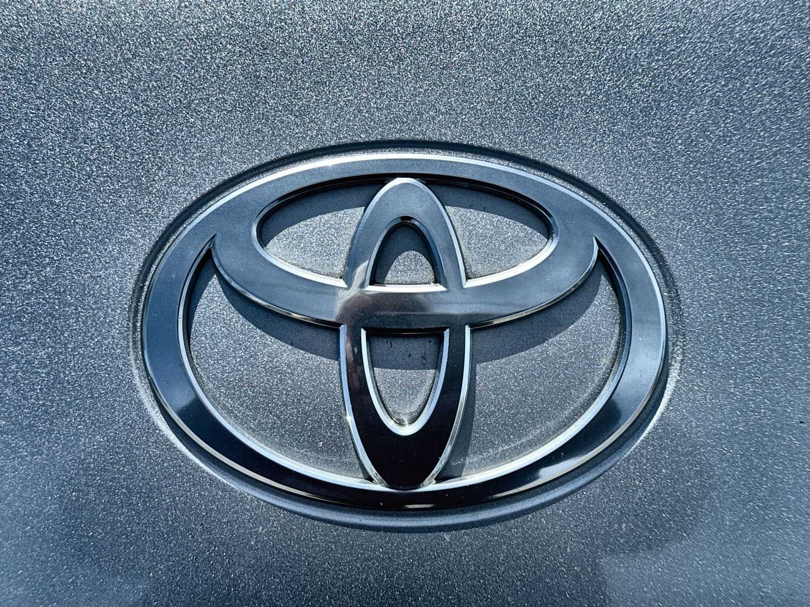 Toyota Camry LE 2025
