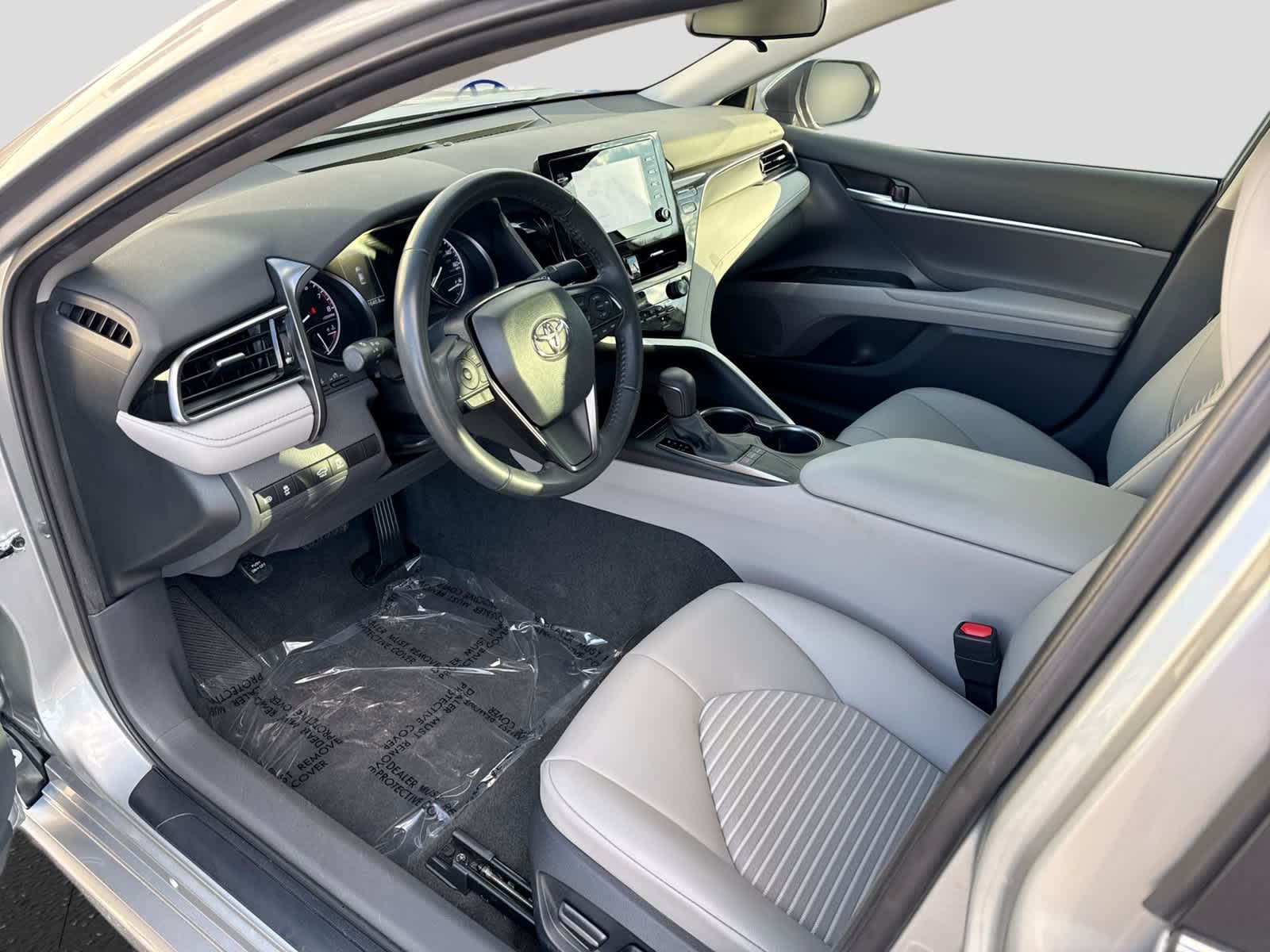 Toyota Camry SE 2023