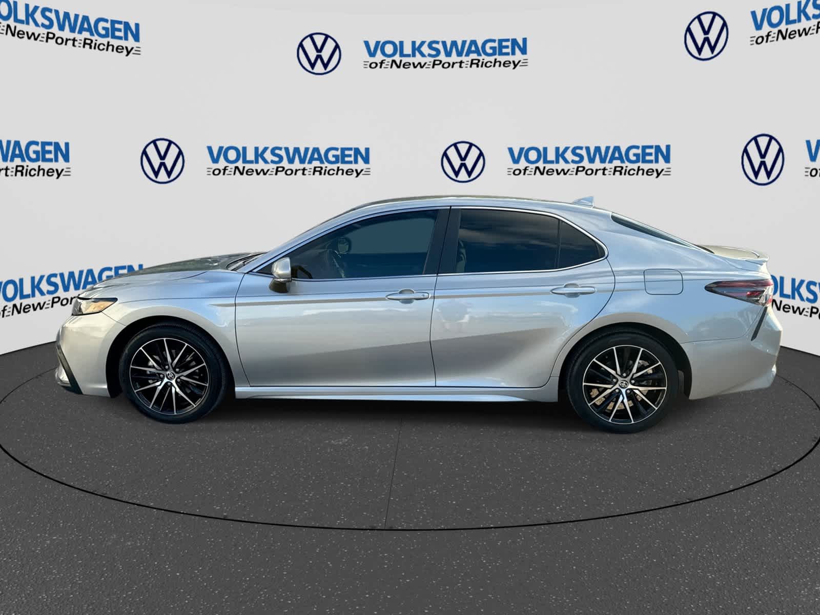 Toyota Camry SE 2023
