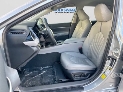 Toyota Camry SE 2023