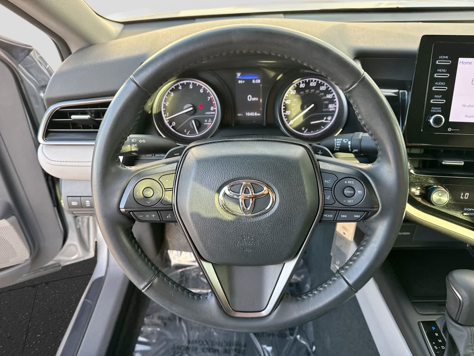 Toyota Camry SE 2023