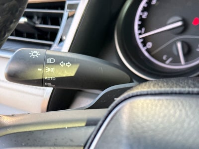 Toyota Camry SE 2023