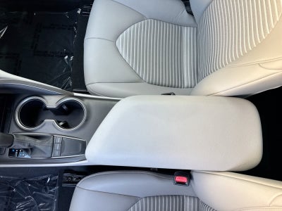 Toyota Camry SE 2023