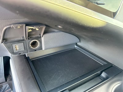 Toyota Camry SE 2023