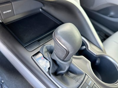 Toyota Camry SE 2023