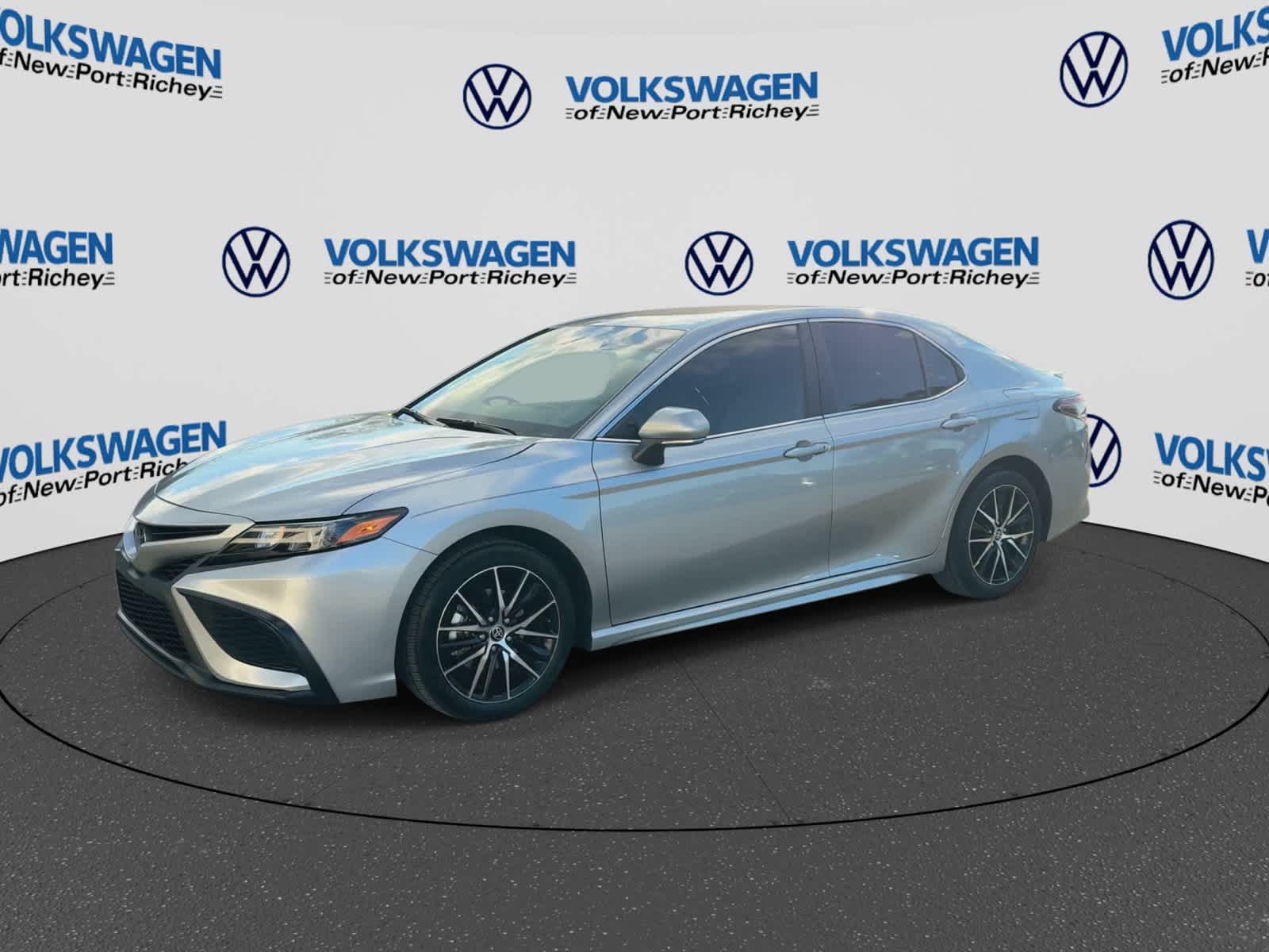Toyota Camry SE 2023