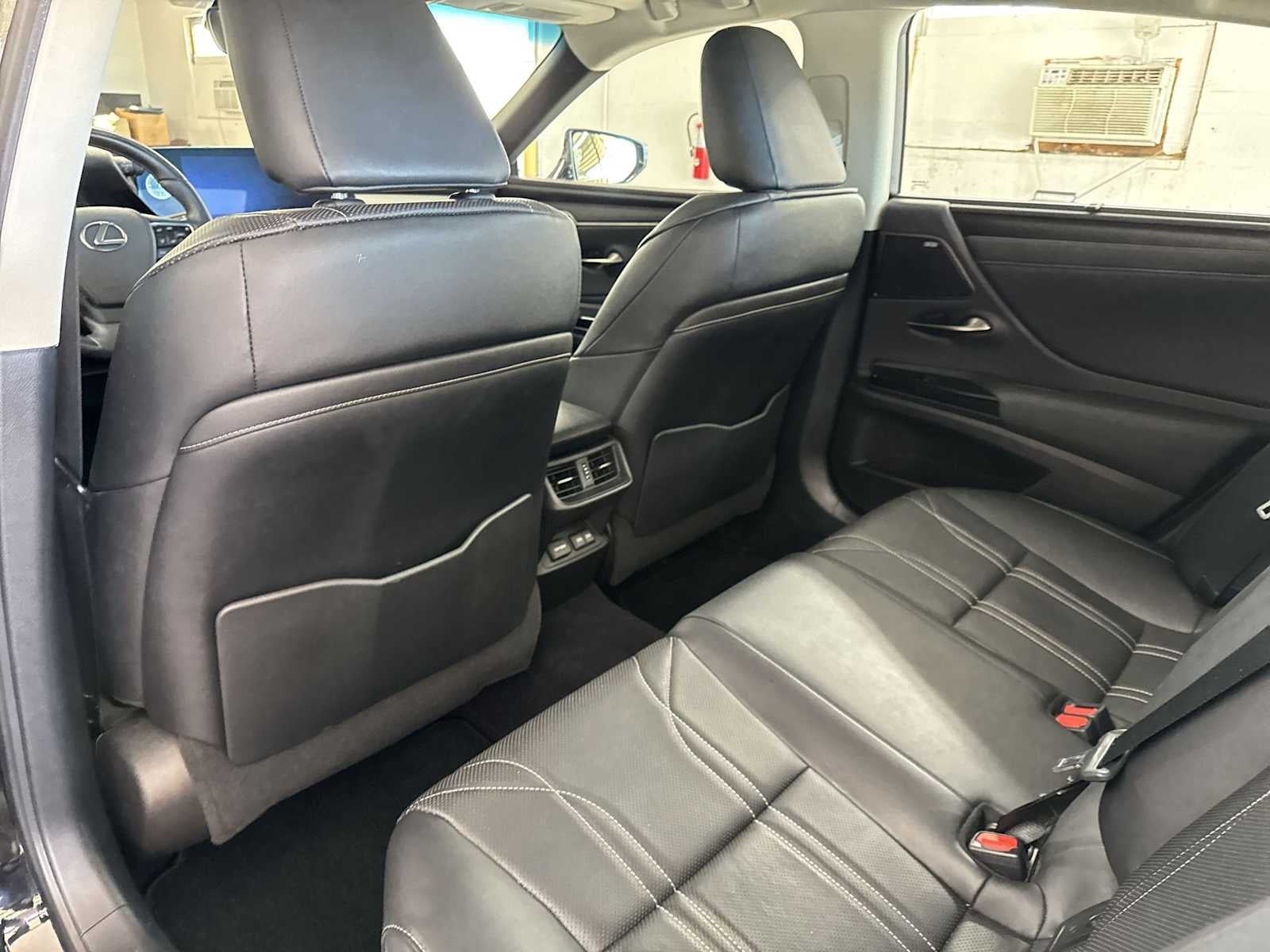 Lexus ES Ultra Luxury 2022