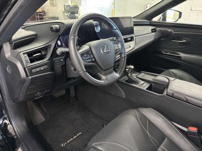 Lexus ES Ultra Luxury 2022