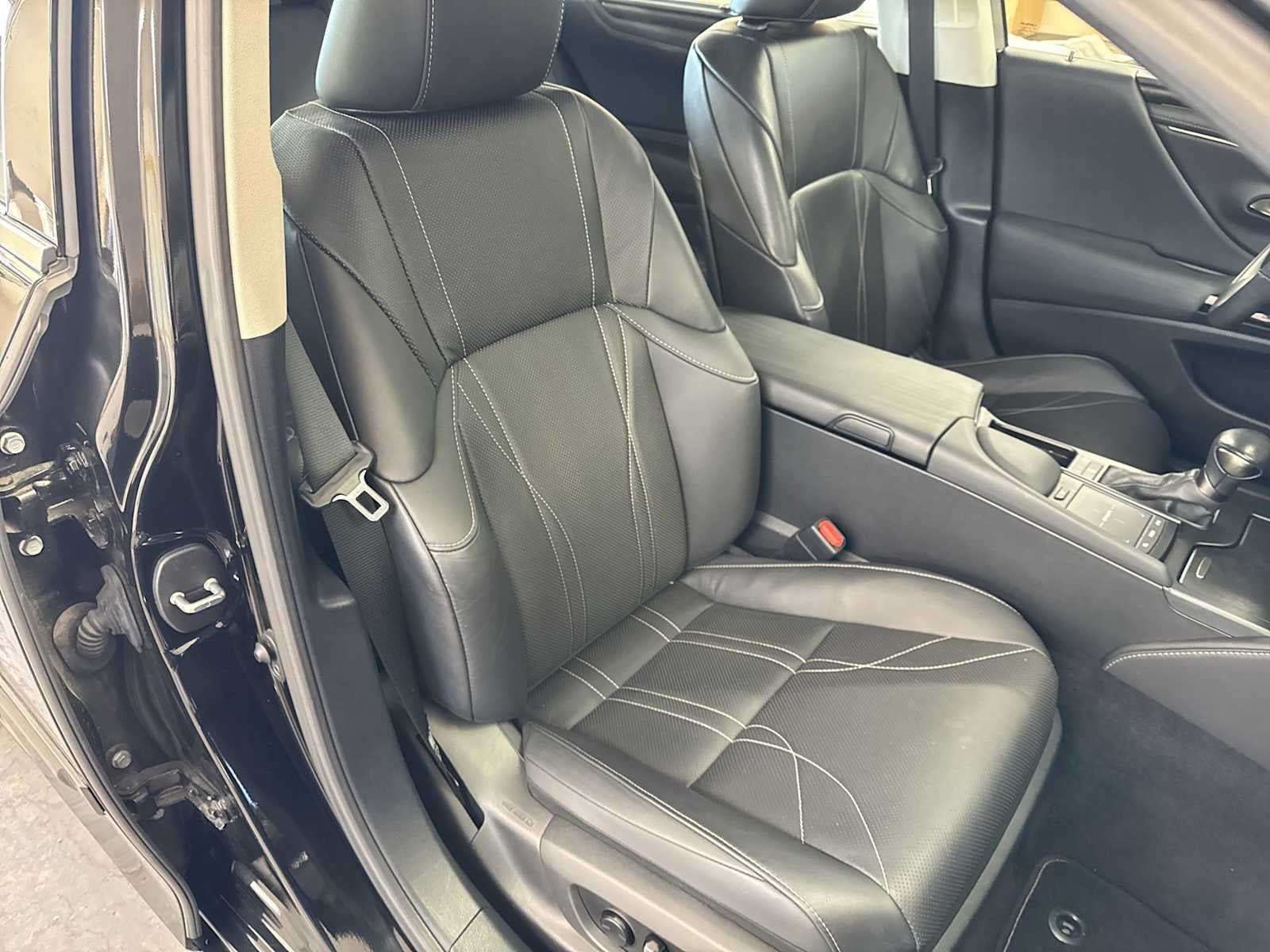 Lexus ES Ultra Luxury 2022