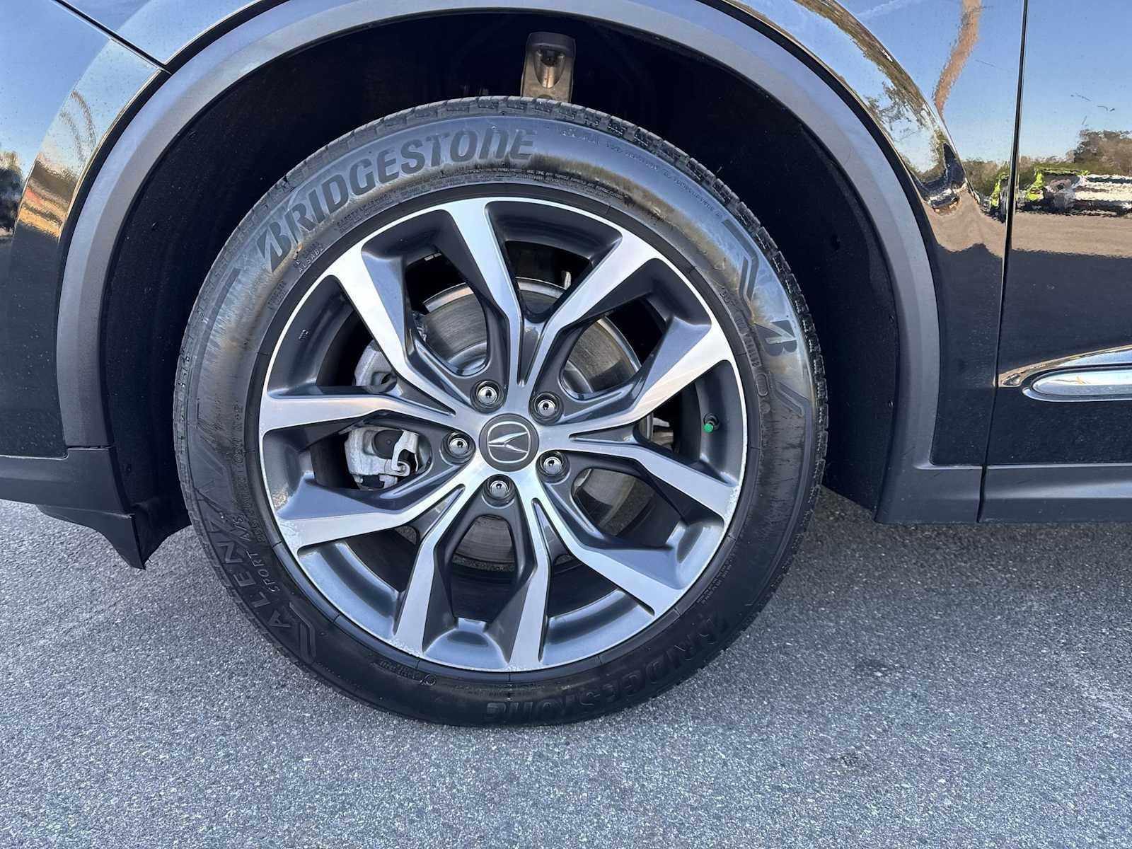 Acura MDX 2023 con paquete tecnológico