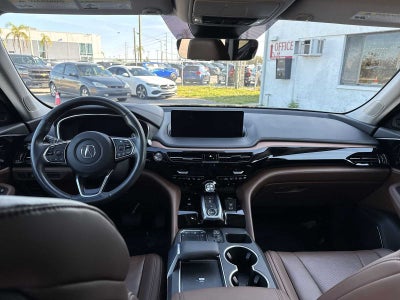 Acura MDX 2023 con paquete tecnológico