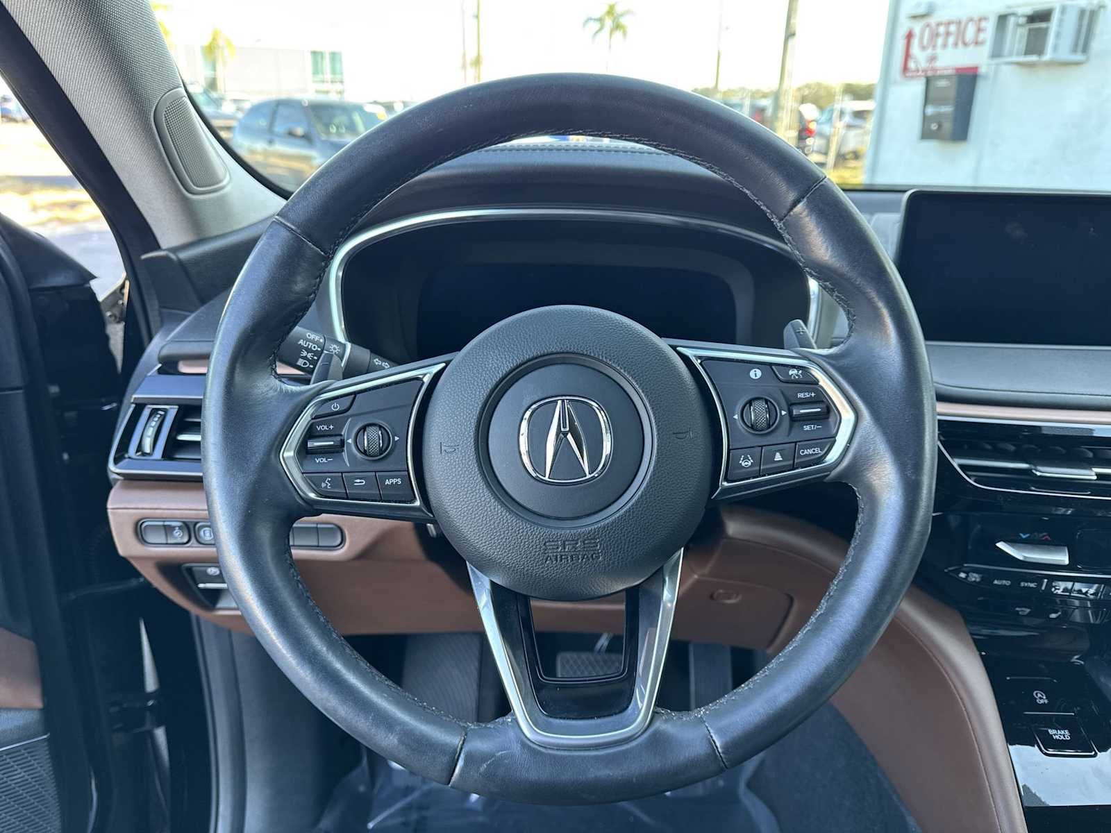 Acura MDX 2023 con paquete tecnológico