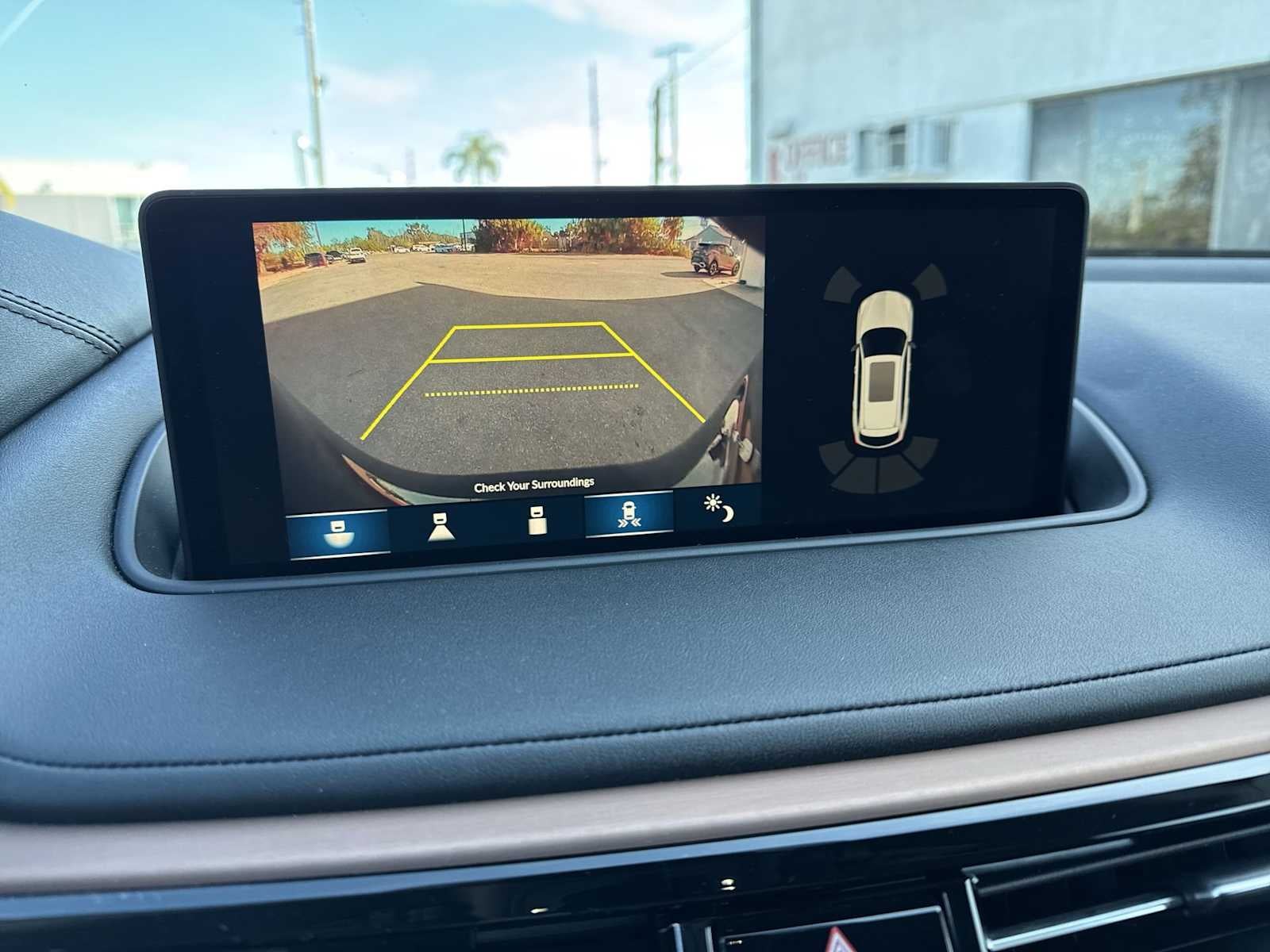 Acura MDX 2023 con paquete tecnológico