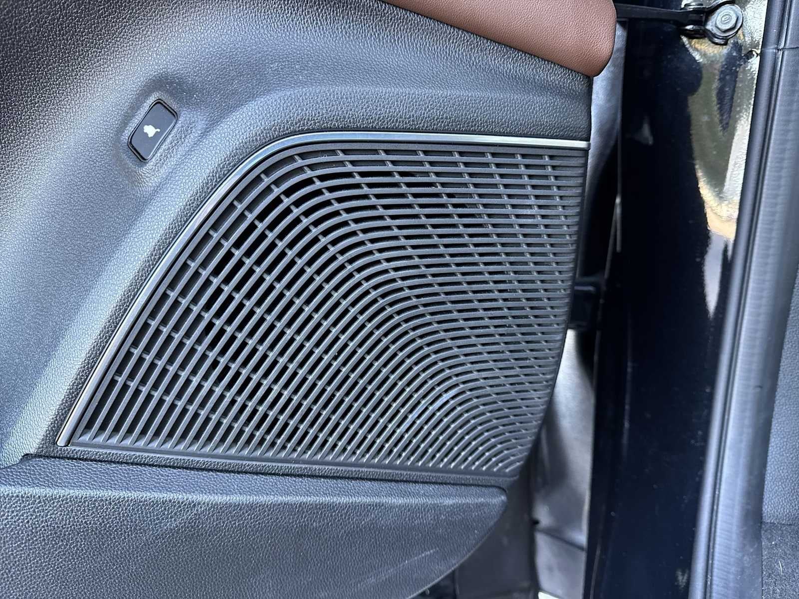 Acura MDX 2023 con paquete tecnológico