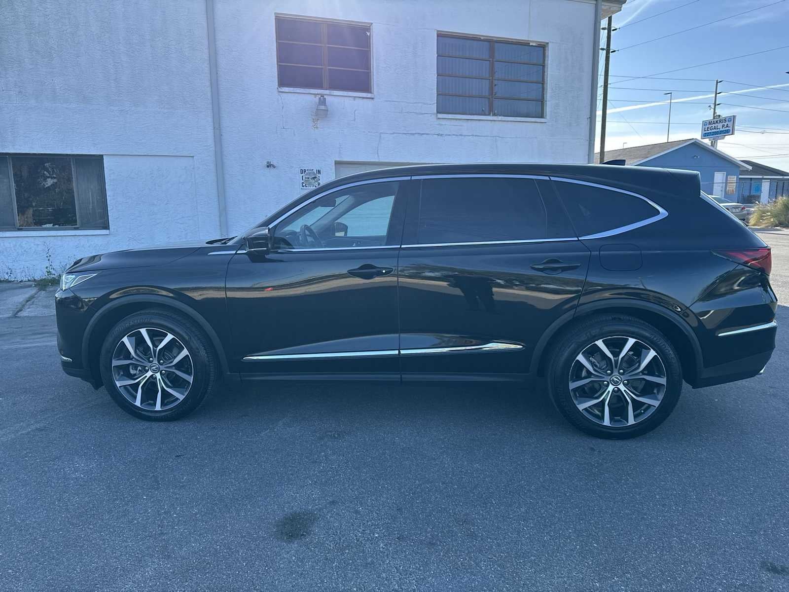 Acura MDX 2023 con paquete tecnológico